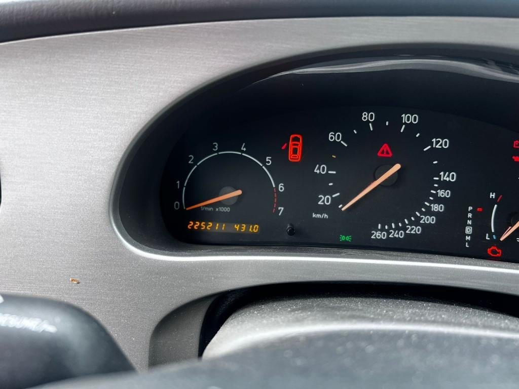 Saab 9-5 estate 2.3t vector