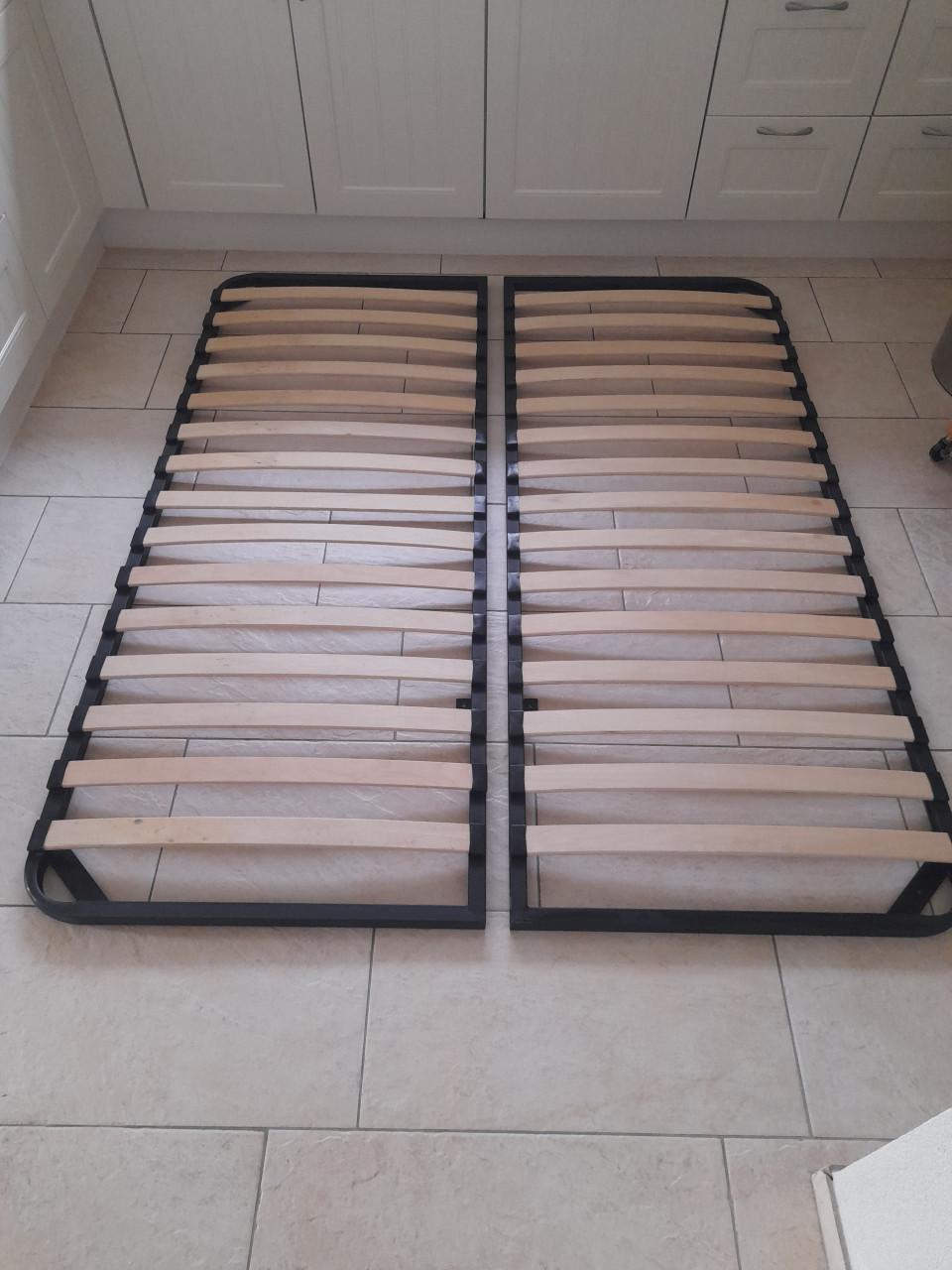 2 x 80 x 200 Lattenbodems (in goede staat)