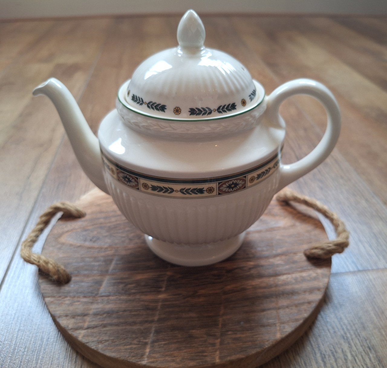 Wedgwood theepot Carlton