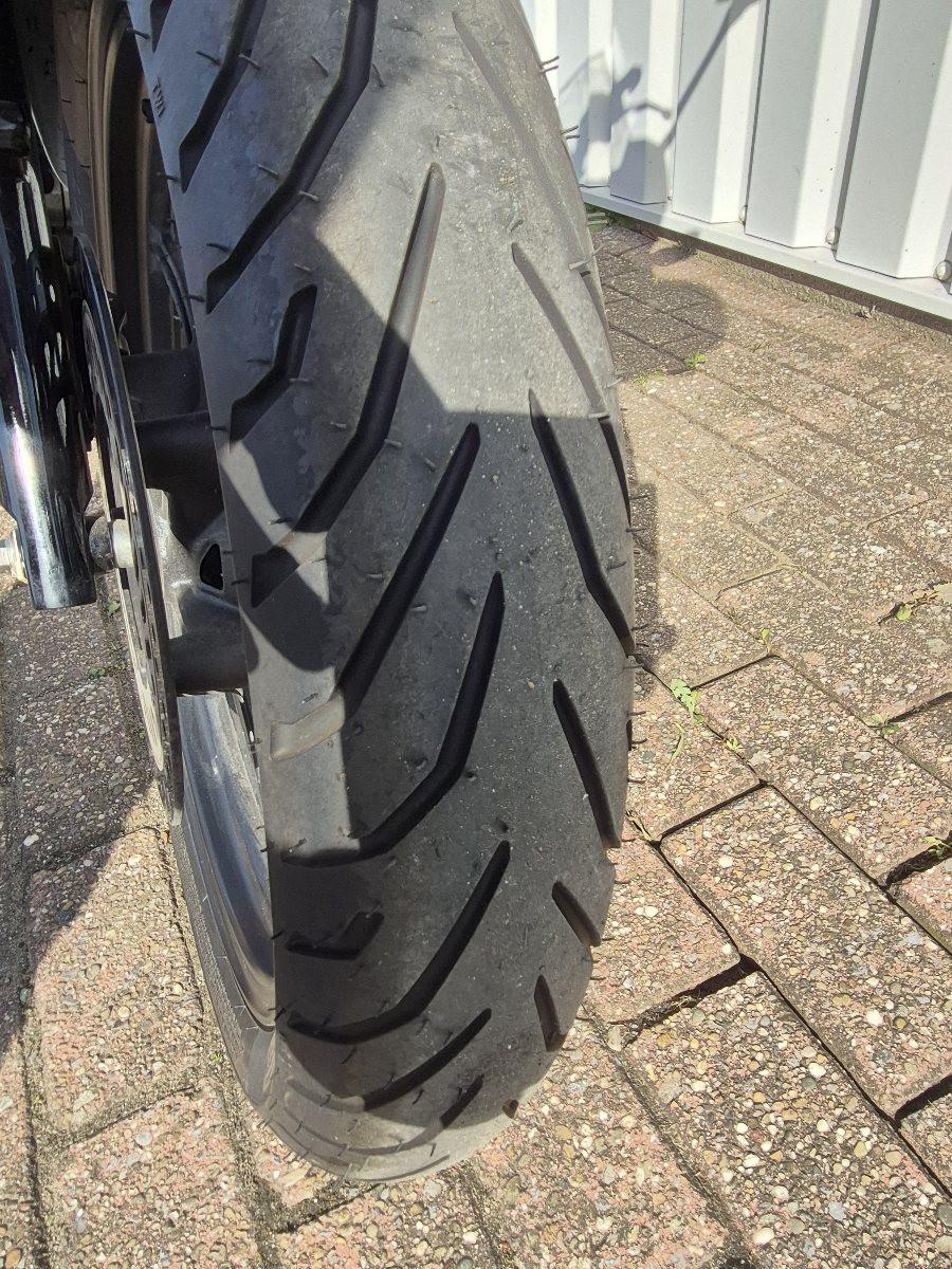 Honda CBR125R uit 2016 met weinig Km