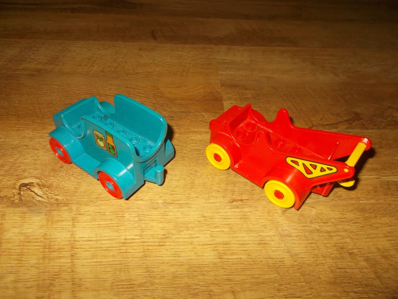 Lego Duplo - Auto's, bootje, figuren, benzine pomp, etc.