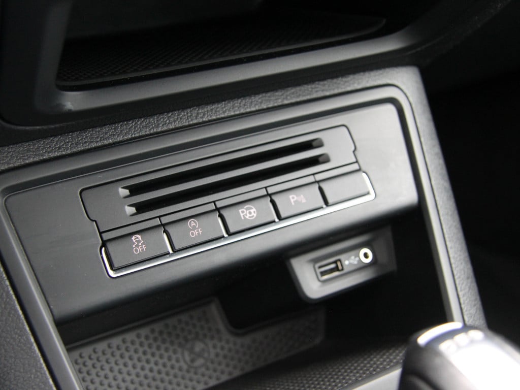 Volkswagen Tiguan 1.4 tsi 150pk dsg r-line | pano dak | trekhaak