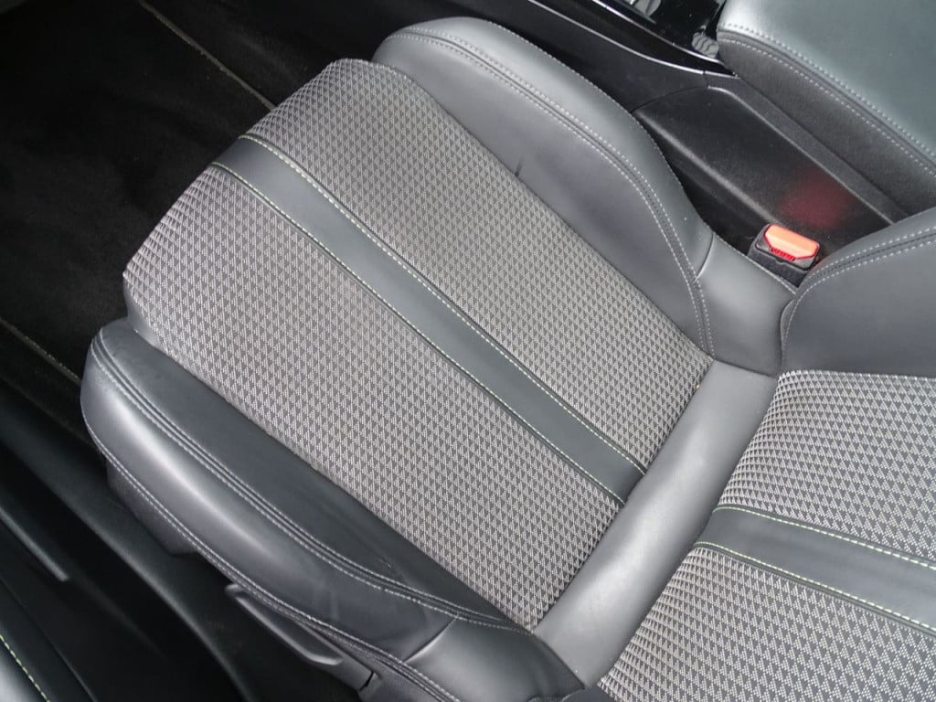 Peugeot 208 1.2 puretech gt-line automaat | pano | stoelverwarming