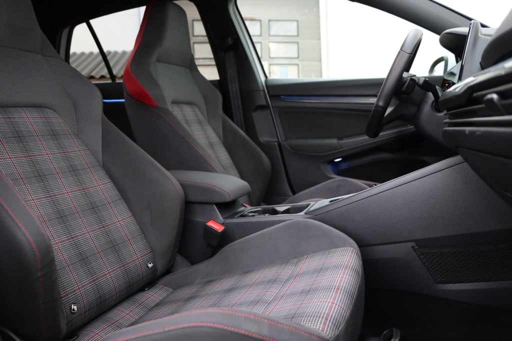 Volkswagen Golf 2.0 tsi gti 245pk dsg7