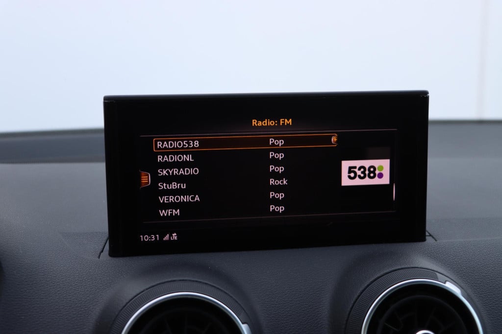 Audi Q2 1.4 tfsi cod design s-tronic