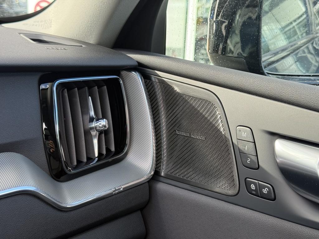 Volvo XC60 t6 398pk recharge ultra dark| panodak| adap.cruise| head-up| 360