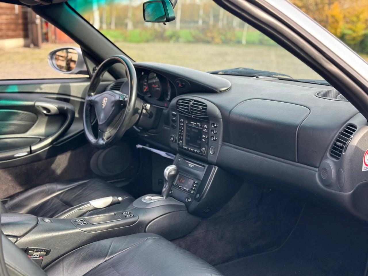 Porsche 996 cabriolet  3.4 tiptronic bj. 1999 met gereviseerde motor, bak