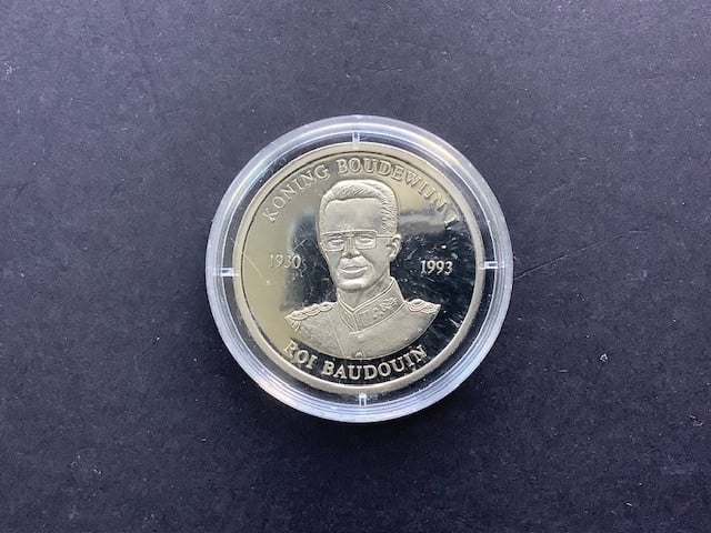 Herdenkingspenning Koning Boudewijn I 1930 - 1993 , zilver.