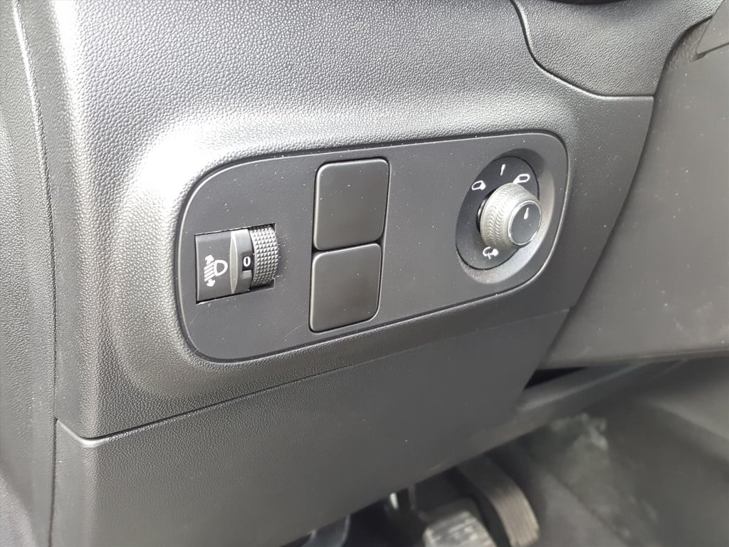 Citroen C3 1.2 puretech 83pk s&s plus navigatie | apple carplay & android a