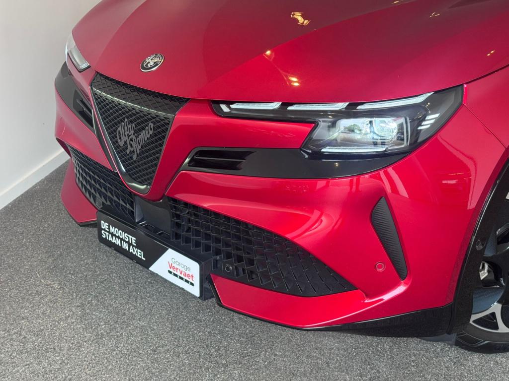 Alfa Romeo Junior elettrica 54 kwh