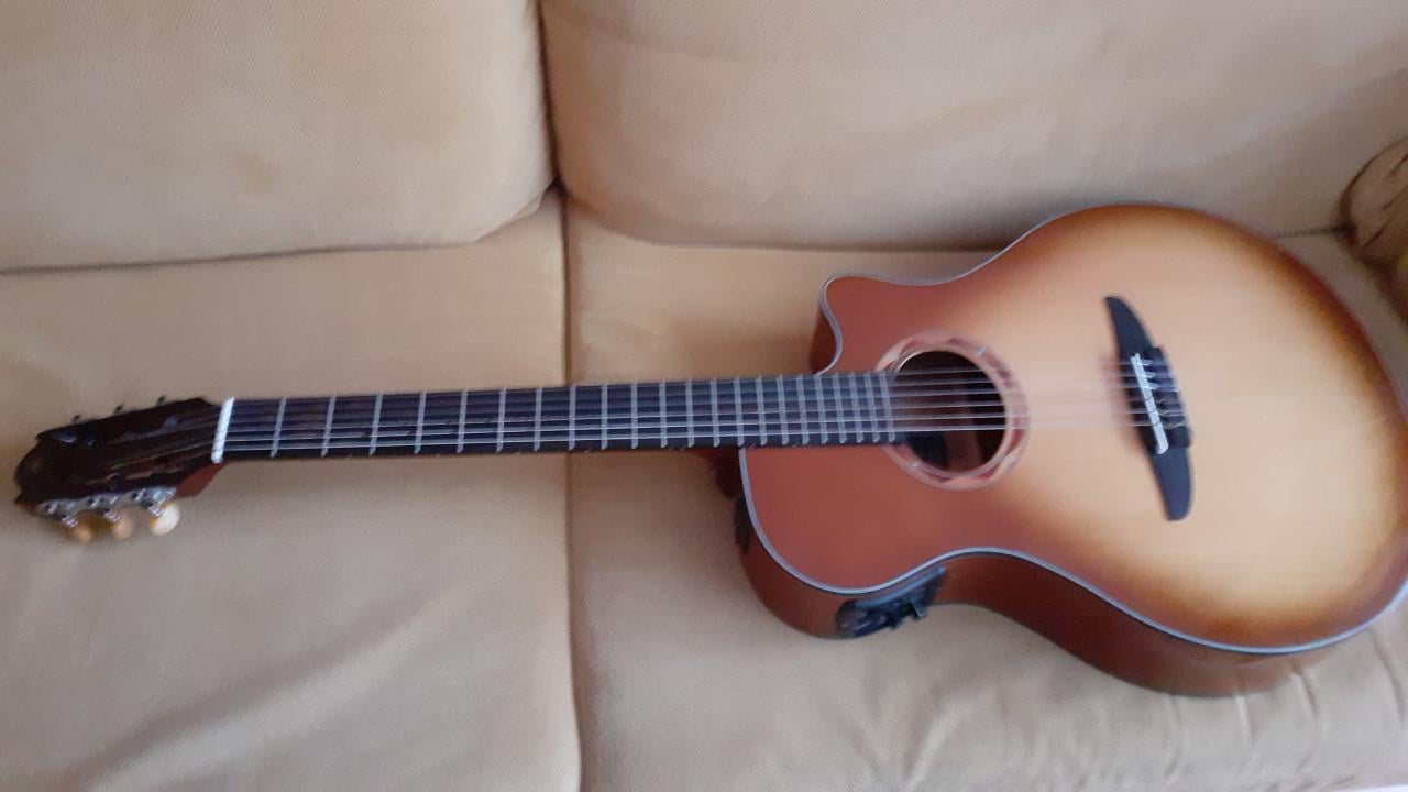 Yamaha gitaar semi-electrisch