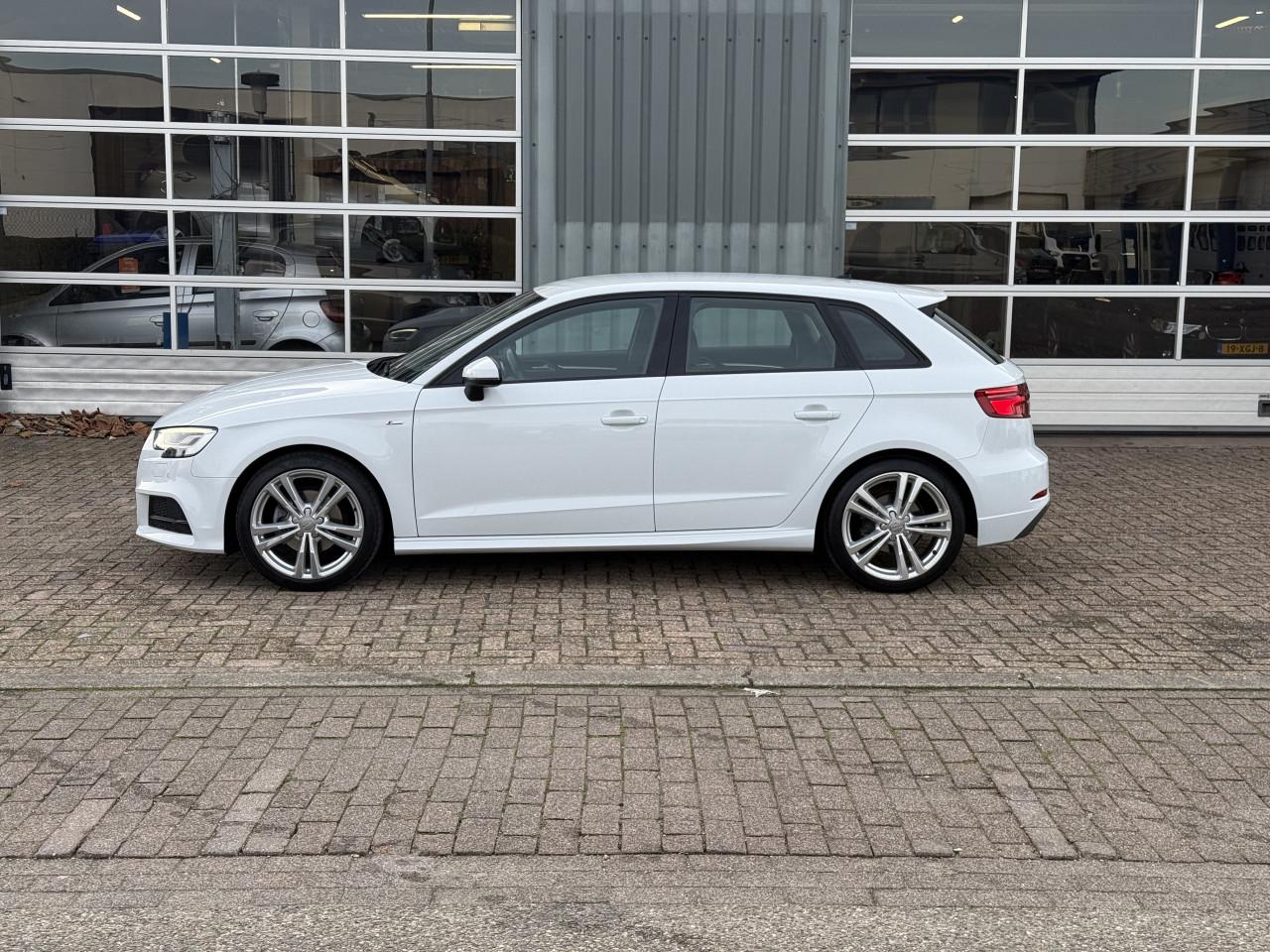 Audi A3 Sportback - 35 TFSI S-LINE | Stoel/Stuurwielverwarming | ACC