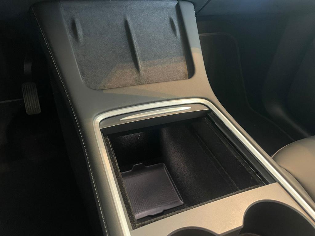 Tesla Model Y long range awd 75 kwh