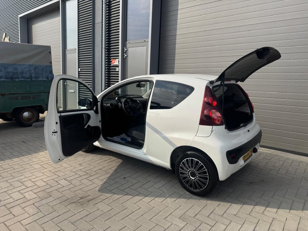 Peugeot 107 1.0 première/apk/airco/facelift/150.000/carplay/