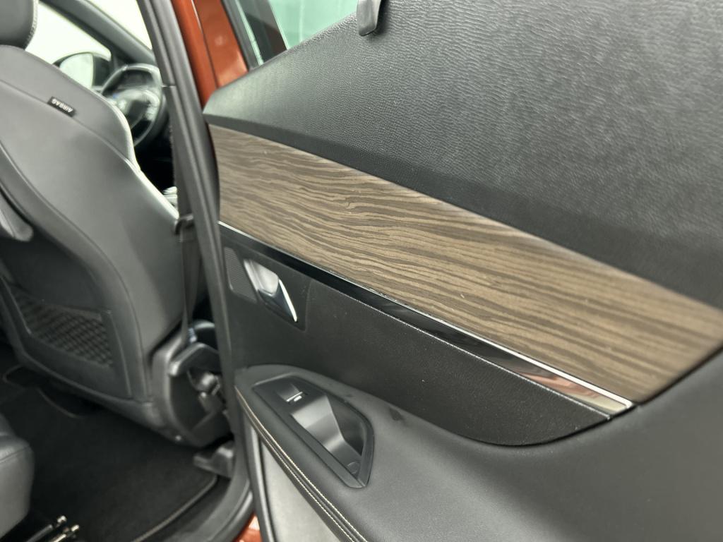 Peugeot 5008 180pk gt pack business | rijklaar | trekhaak | leer | adaptiev