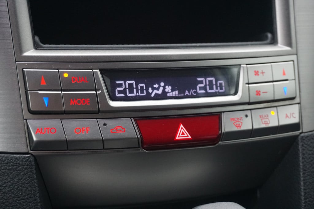 Subaru Legacy touring wagon 2.0i intro automaat - climate / navi / cruise /