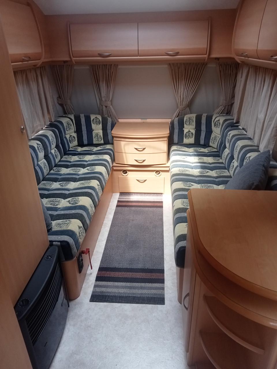 Hylander Ambiance 380, mover, enkele bedden.