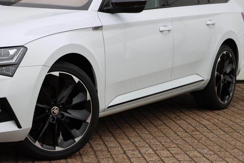 Skoda Superb combi 1.4 tsi iv sportline business 218pk dsg6