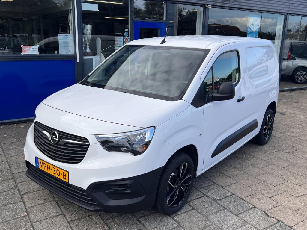 Opel Combo 1.5d l1h1 edition, trekhaak enz...