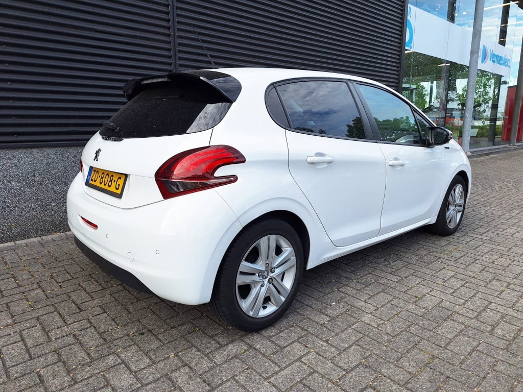 Peugeot 208 signature 1.2