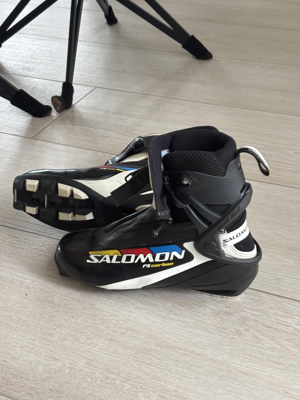 Salamons klapschaats compleet met schaatshelm en slijpblok