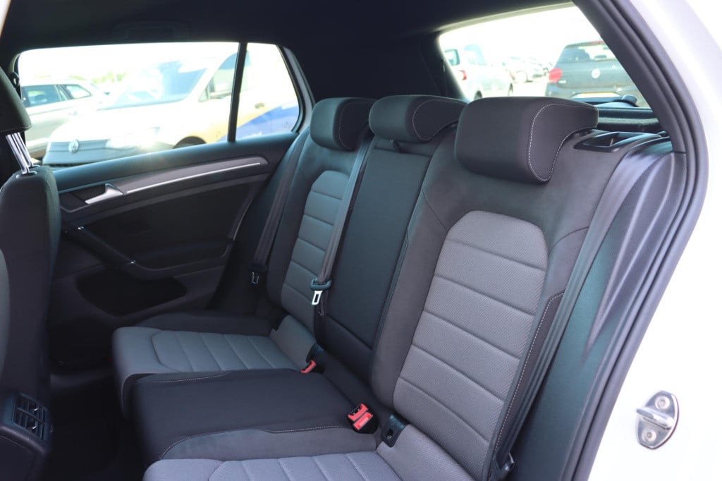 Volkswagen Golf 1.4 tsi act highline r-line 150pk dsg7