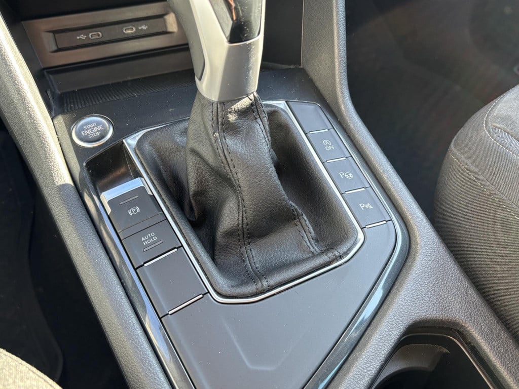 Volkswagen Tiguan 1.5 tsi elegance trekhaak |  camera | apple carplay/andro