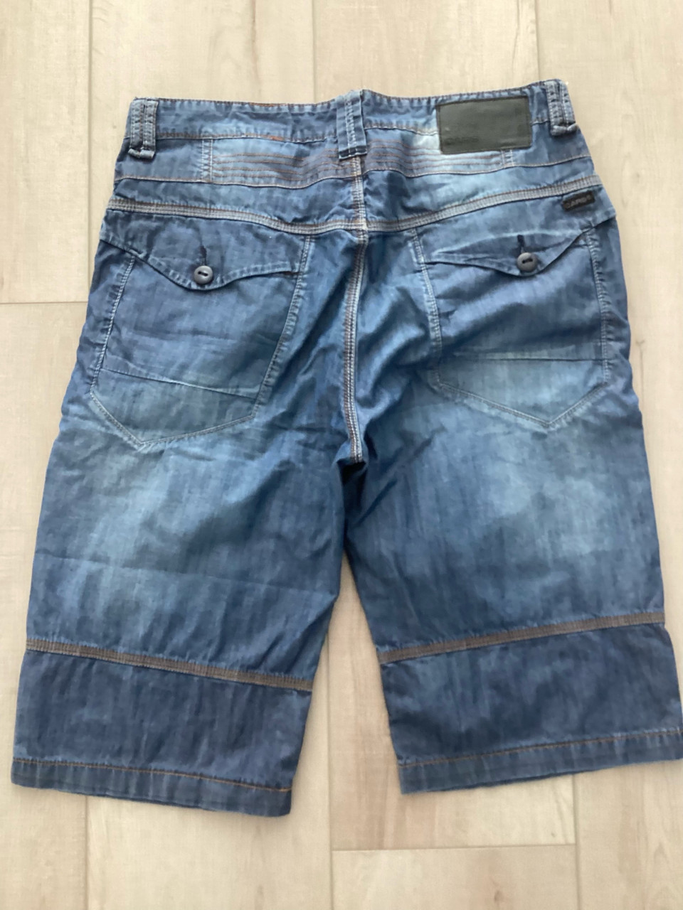 Heren jeans bermuda maat l 90 cm buikomtrek merk Cars nog heel netjes