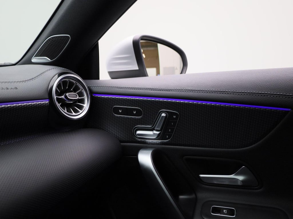 Mercedes-Benz Cla 250 e business solution luxury limited | automaat | lmv |