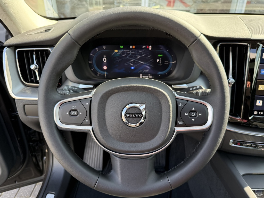 Volvo XC60 t6 awd gt essential driver assist