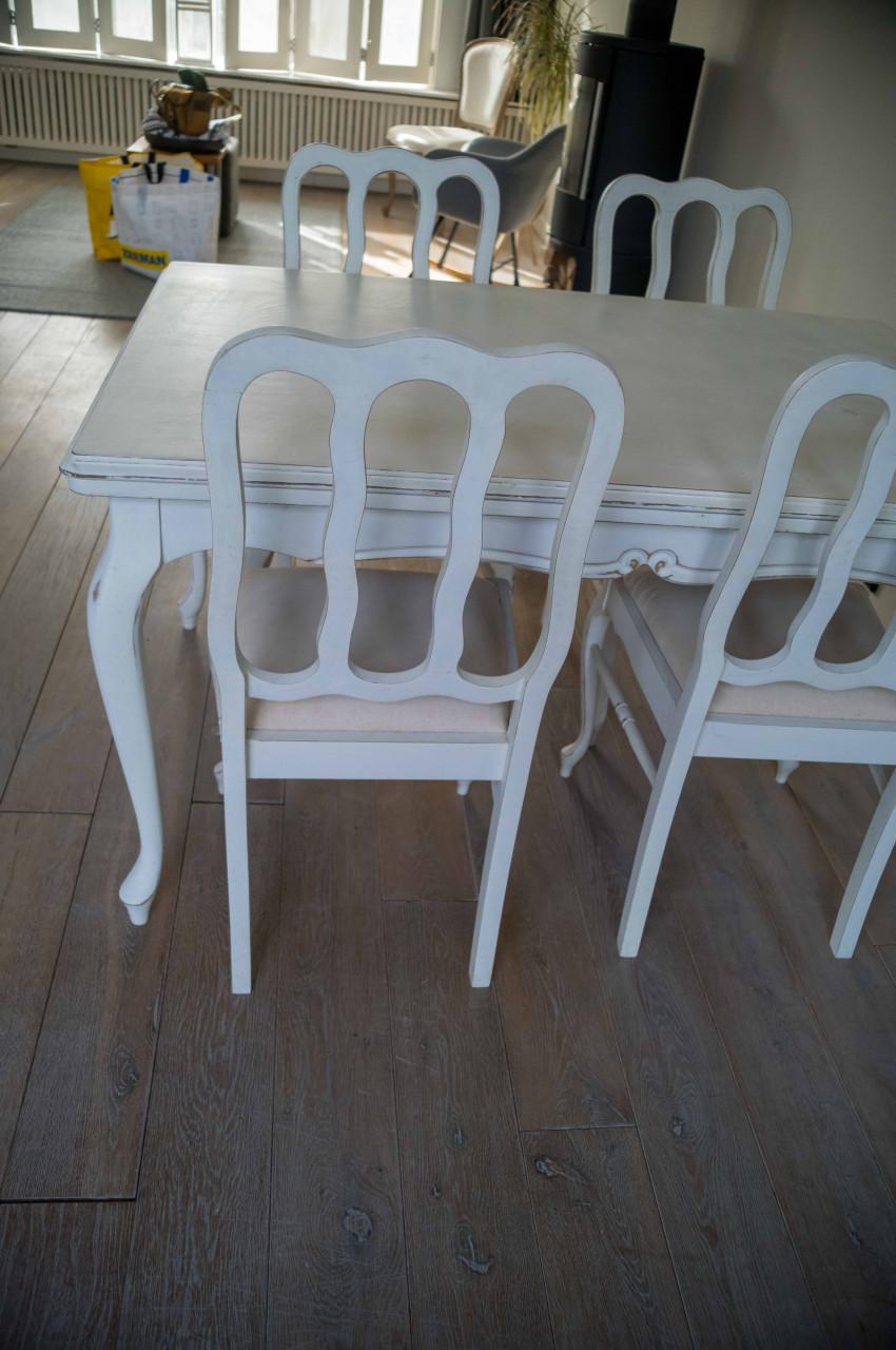 Eethoek met 4 stoelen