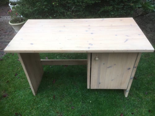 Bureau, van massief grenen