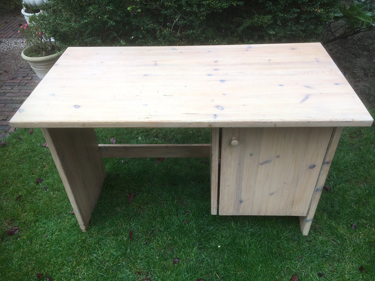 Bureau, van massief grenen