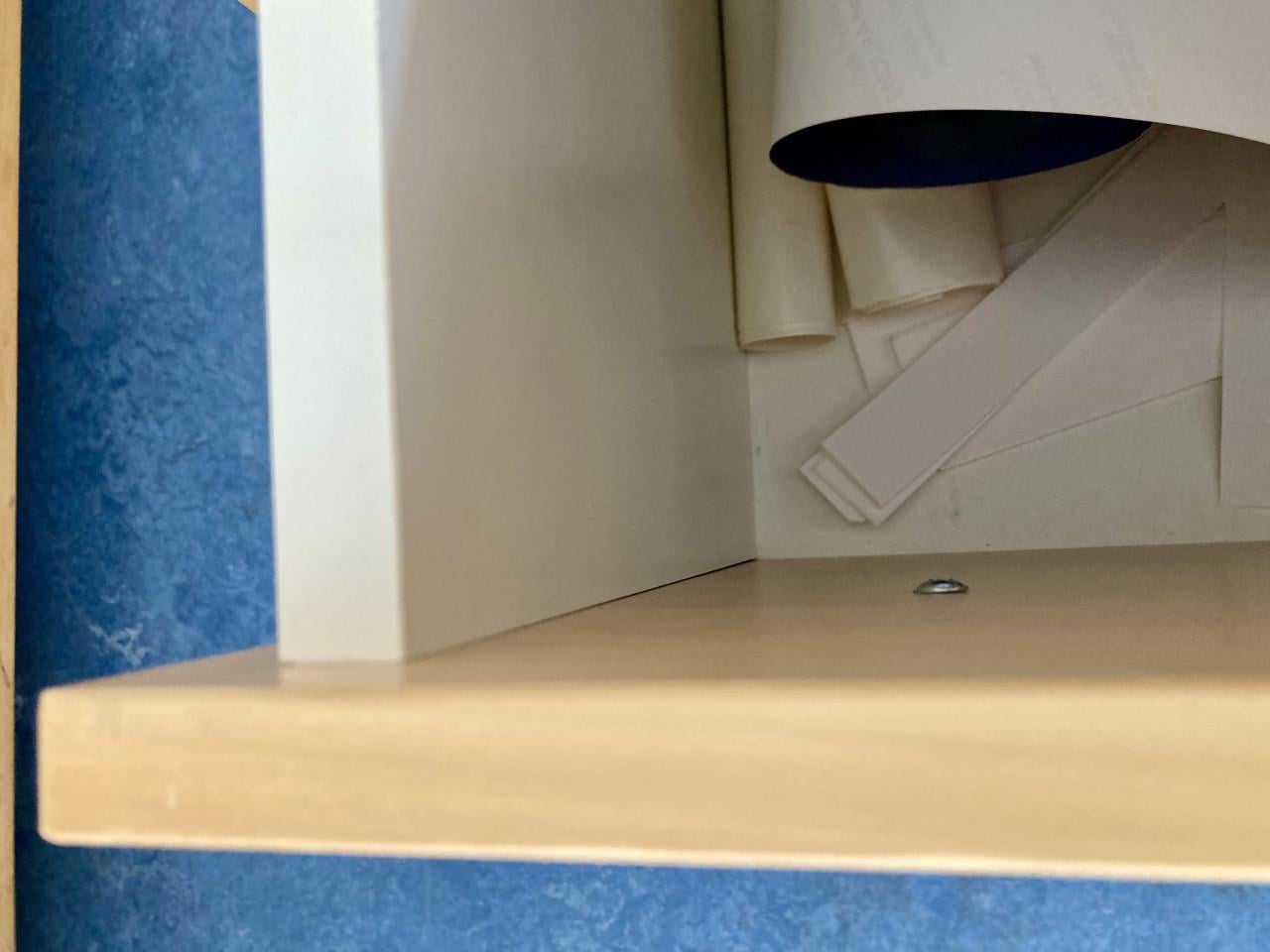 Moderne blank houten ladekast