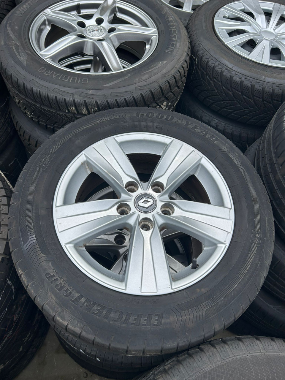 RENAULT LM 16 INCH GOODYEAR EFFICENCEN GRIP