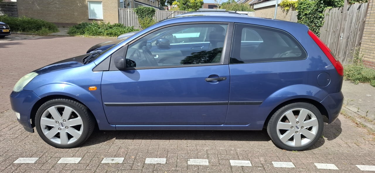 Ford Fiësta '05 1.3L - 138.747km - Nieuwe APK - Vraagprijs: € 1.750,-