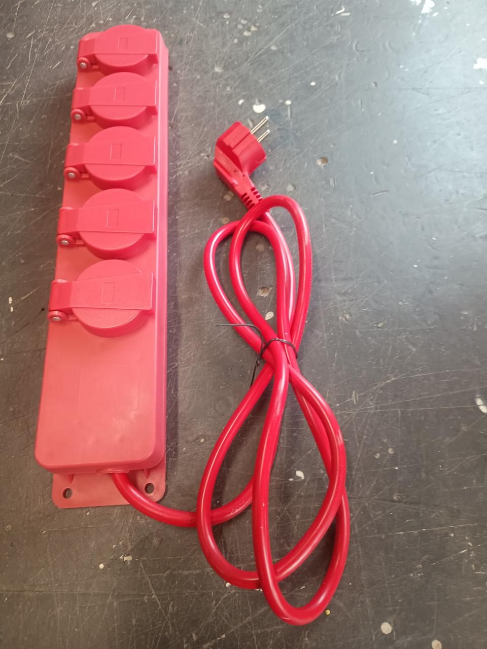 Rode Stekkerdoos met 5 Stopcontacten (doos 10 stuks)