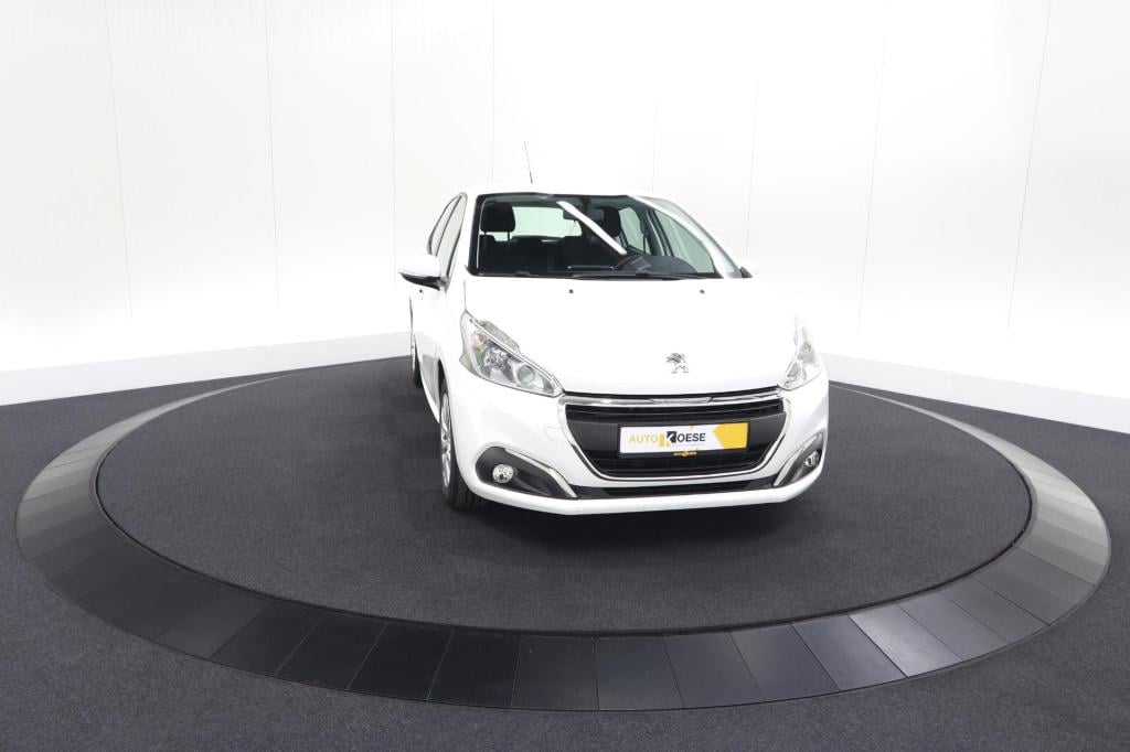 Peugeot 208 puretech 82 blue lion | apple carplay | parkeersensoren | navig