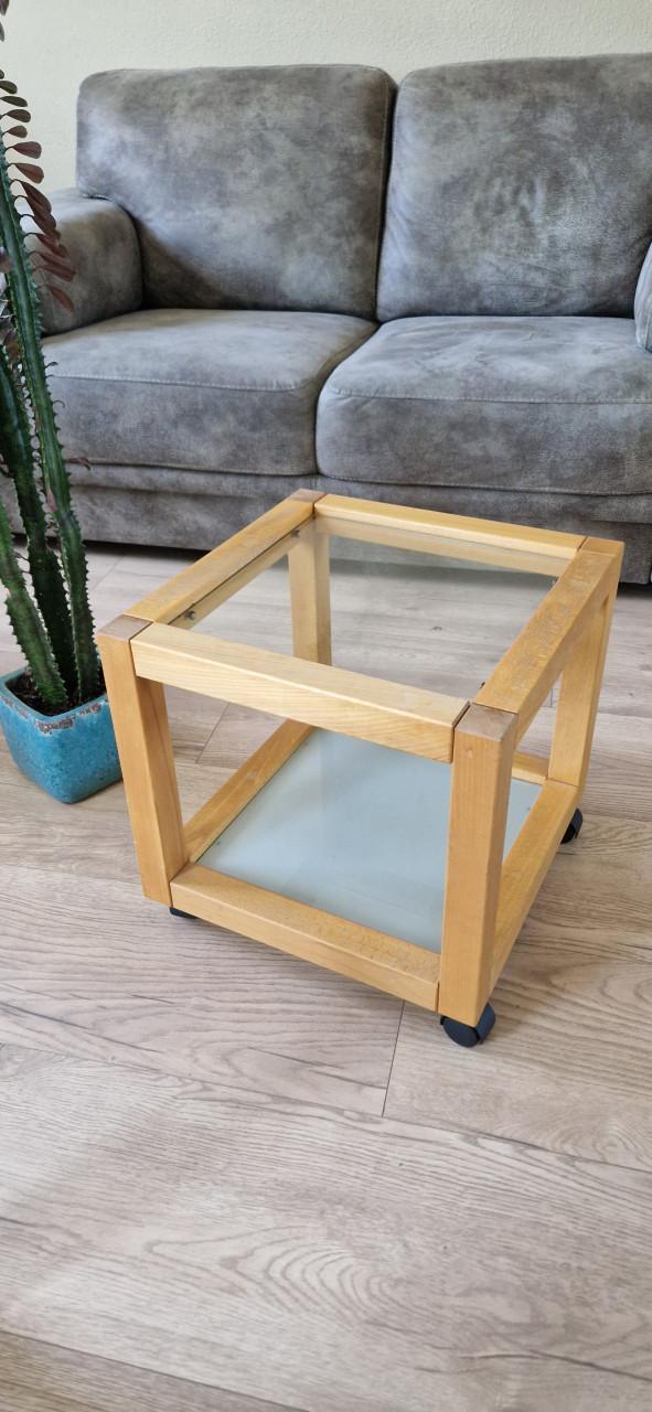 Gratis Bijzettafeltje