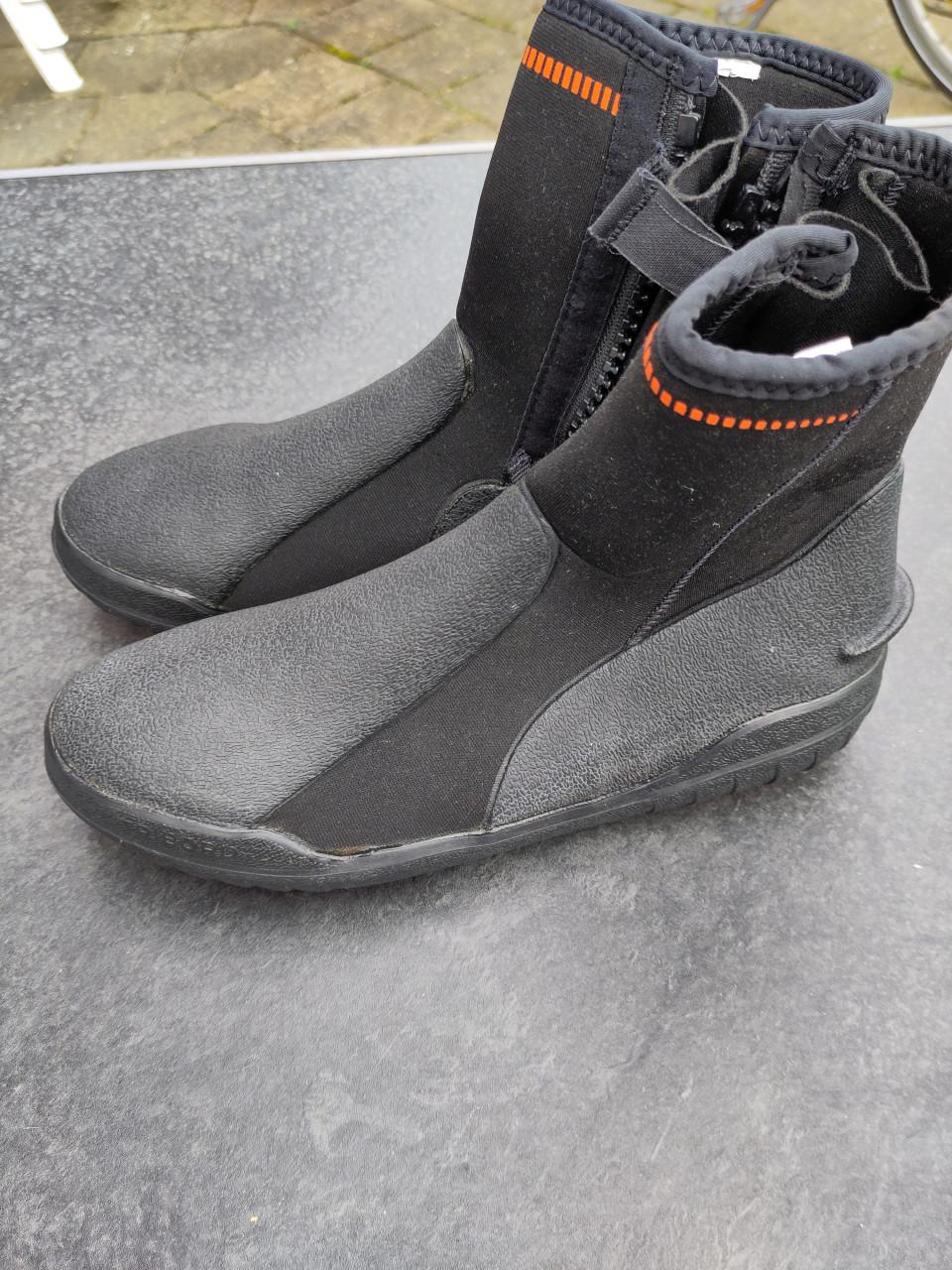 Complete duikkledingset te koop – Bare 7 mm en toebehoren