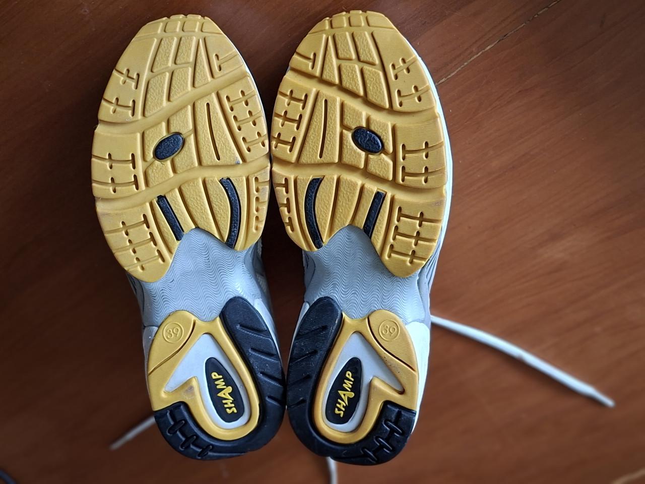 Sportschoenen maat 38