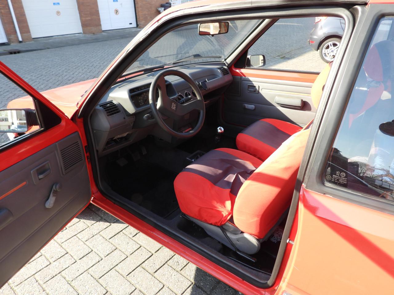 Peugeot 205 Accent 1.1  Rood