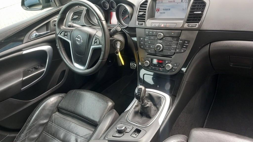 Opel Insignia 2.0 T Cosmo 4x4 220pk sedan 2008 airco leer 19inch i.z.g.st