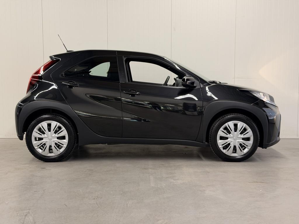 Toyota Aygo x 1.0 vvt-i mt play| camera| airco| adap.cruise