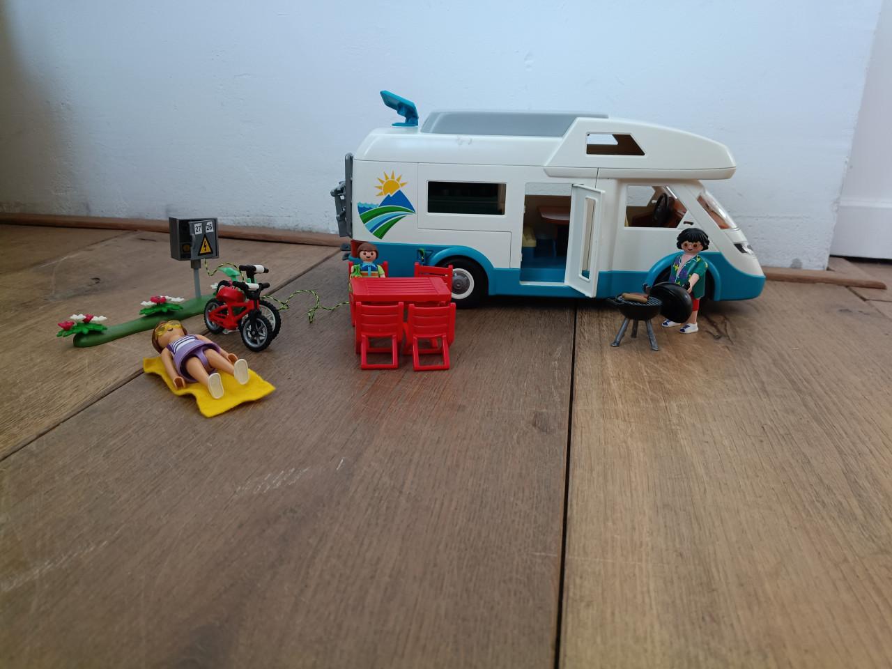 Playmobil camper