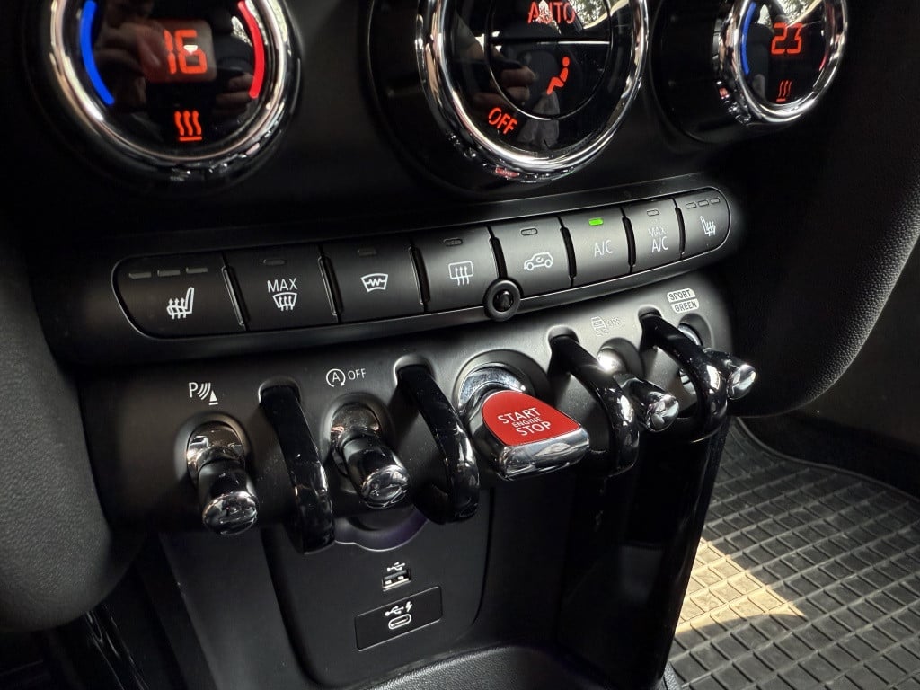 Mini Cooper mini 2.0 // serious business pack // nieuwstaat // 5 deurs /