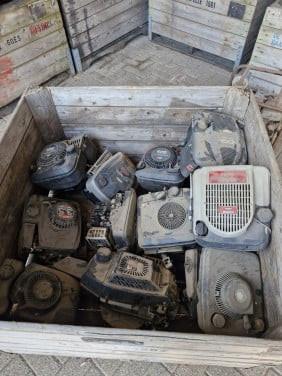 Diversen grasmaaier motor blokjes. allemaal voor 30 euro