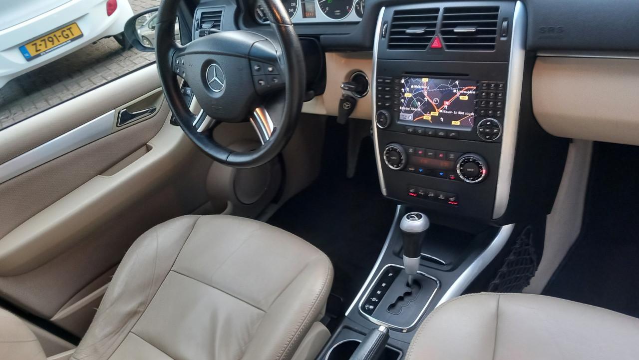 Mercedes B-Klasse 200 Turbo Automaat !! 5drs bj: 2007 airco-leer-navigatie