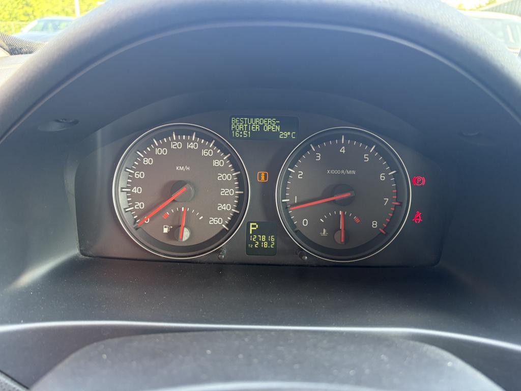 Volvo C70 convertible 2.4i momentum