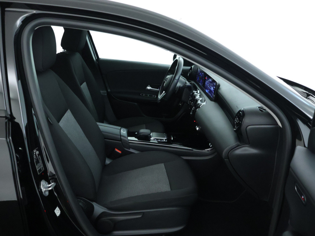 Mercedes-Benz A-Klasse 180 business solution | trekhaak | cruise control | 